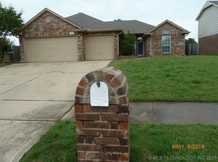 3005 N 2nd St, Broken Arrow, OK 74012