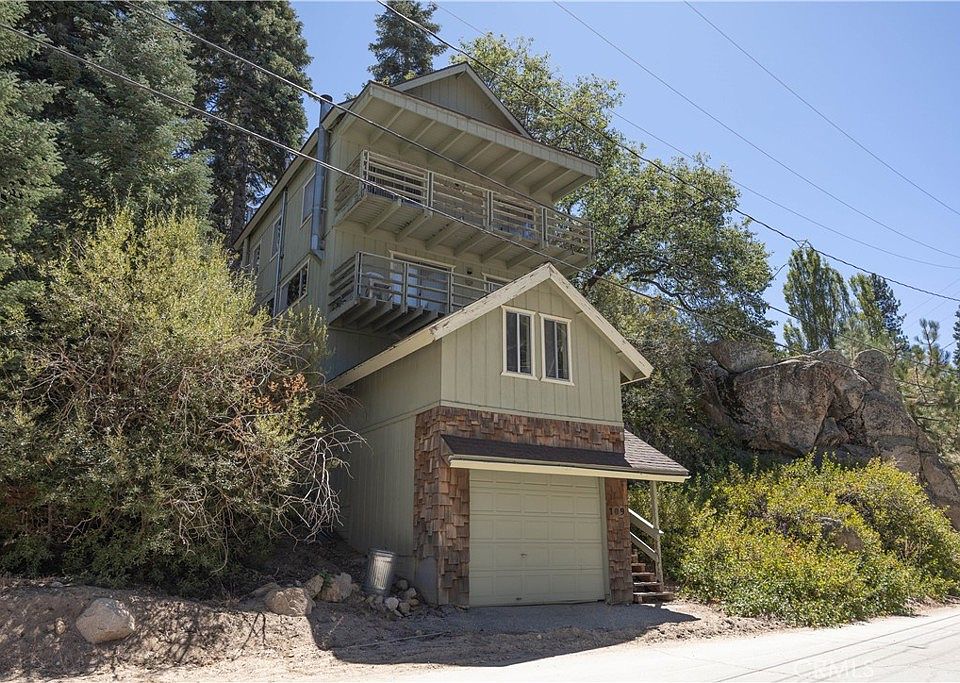 1st image of 709 Ridge