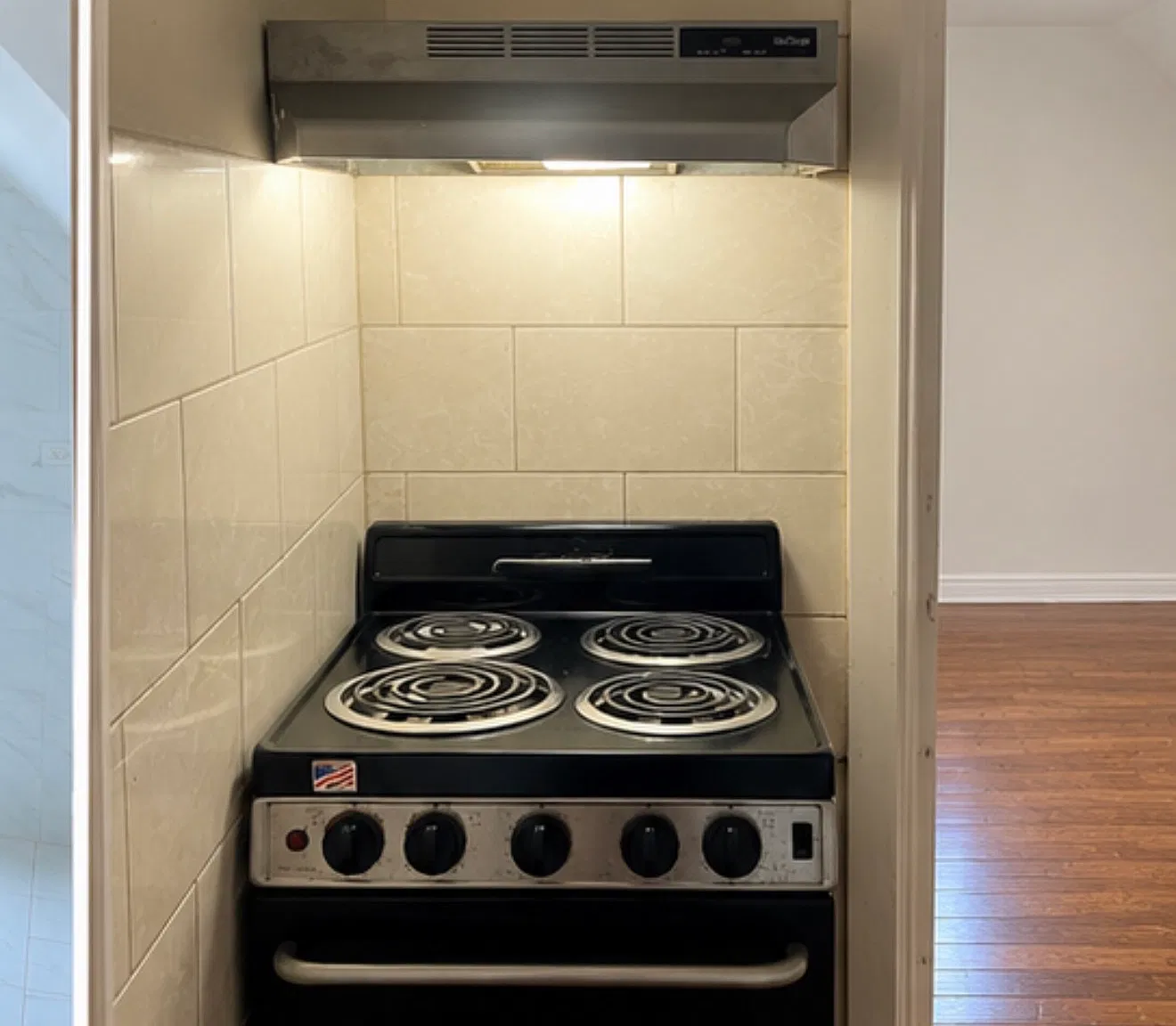 2 bed, $900 — Photo 2