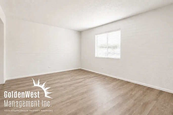 2041 W Berridge Ln #1 — Photo 11