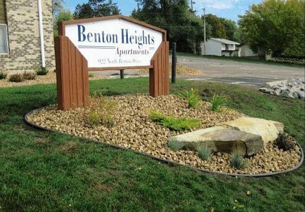 1st image of 922 N Benton Dr APT 307