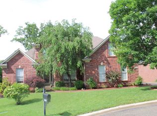 12103 Preakness Ct, Louisville, KY 40299