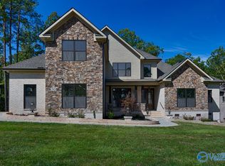 50 Ridge Bluff Cir, Huntsville, AL 35803