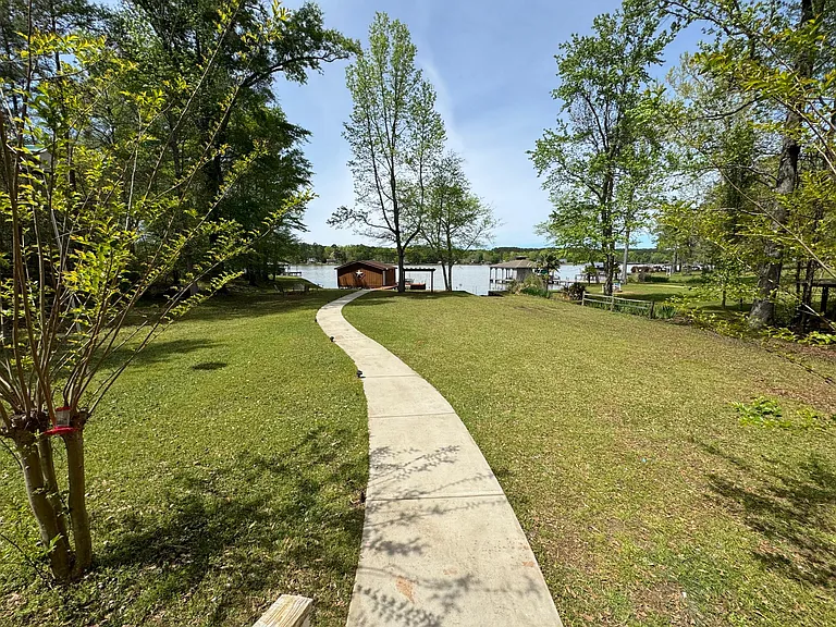 126 Village Ln — Photo 28