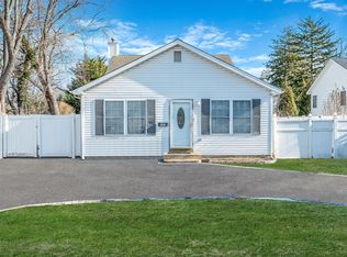 509 Little East Neck Rd, West Babylon, NY 11704