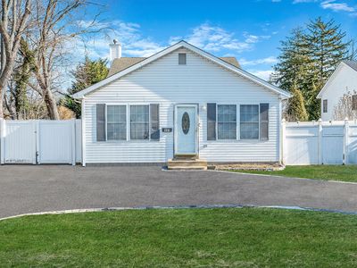 509 Little East Neck Road, West Babylon, NY, 11704