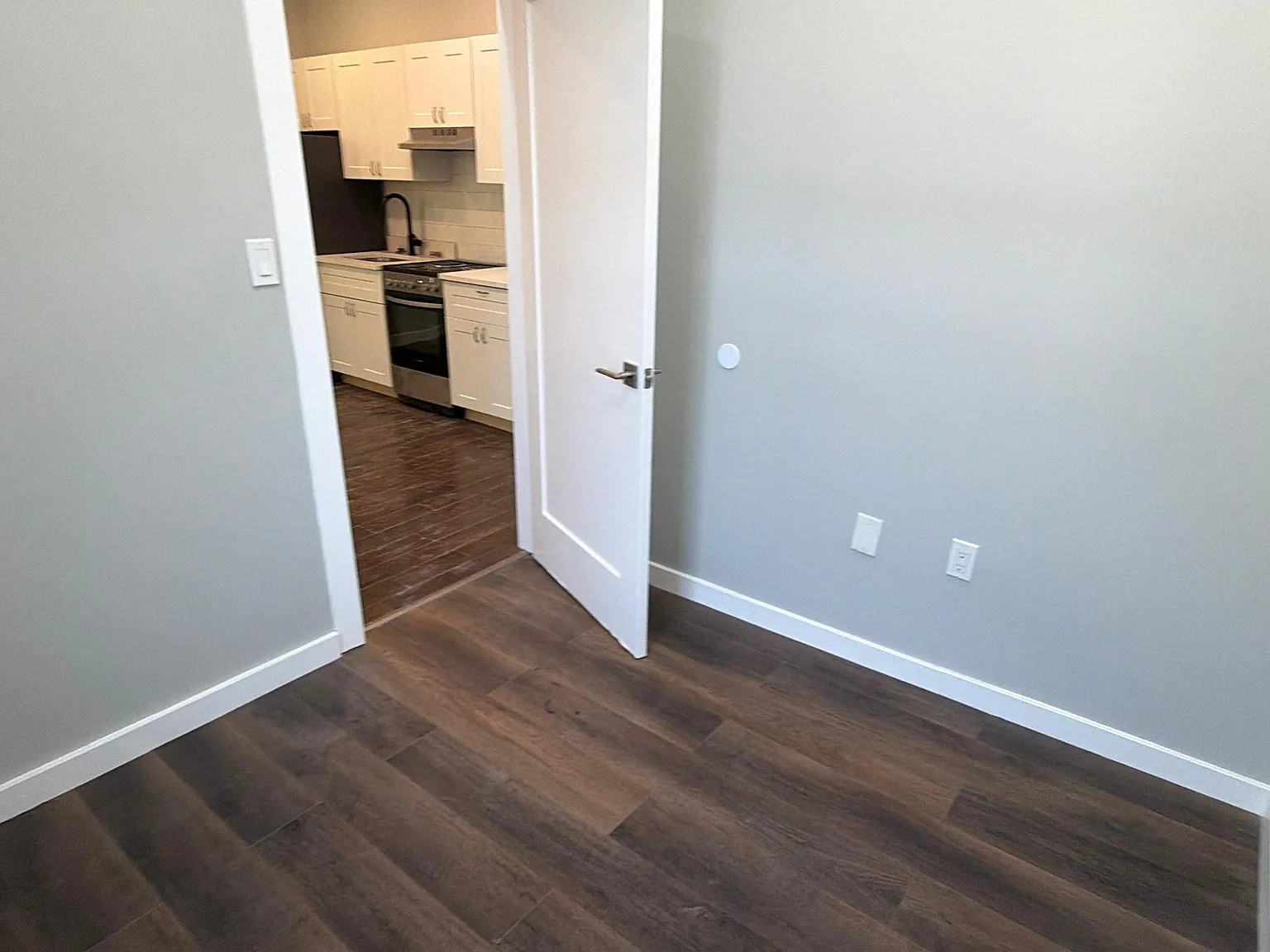 1 bed, $2,604 — Photo 3
