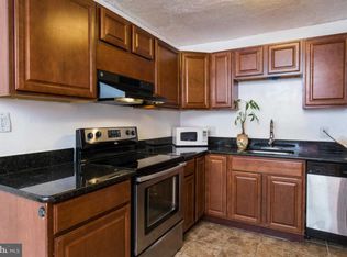 117 N Duke Dr, Sterling, VA 20164