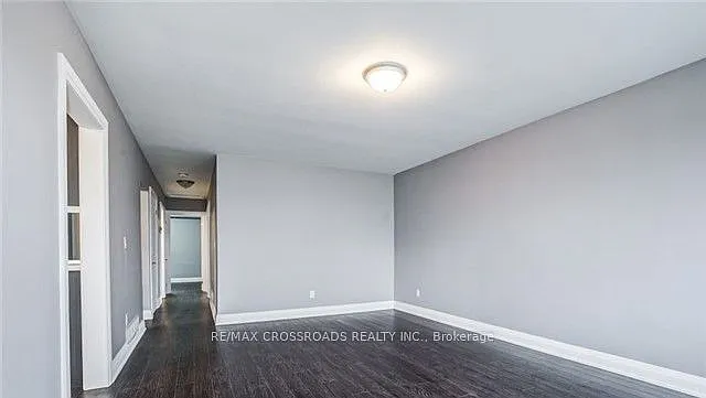 133 Labrador Dr #MAIN FLOOR — Photo 6