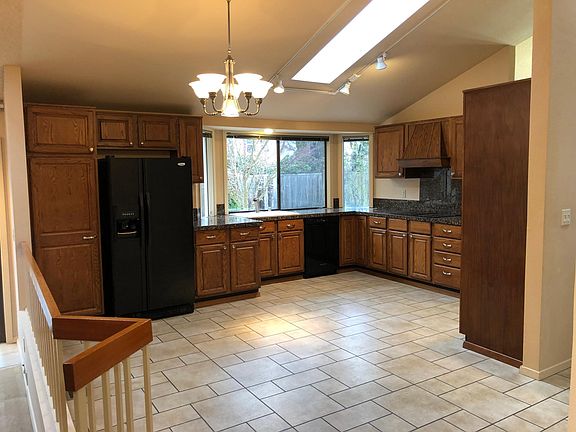 5th image of 6406 78th Avenue Ct W