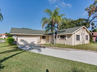 21 Las Flores, Boynton Beach, FL 33426