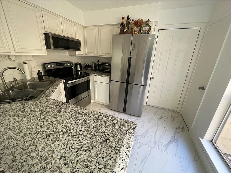 12255 W Village Dr #E — Photo 11