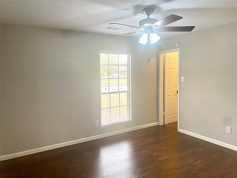 303 Desert Willow Ct — Photo 9