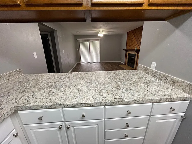 2924 Woodrich Dr #B — Photo 4