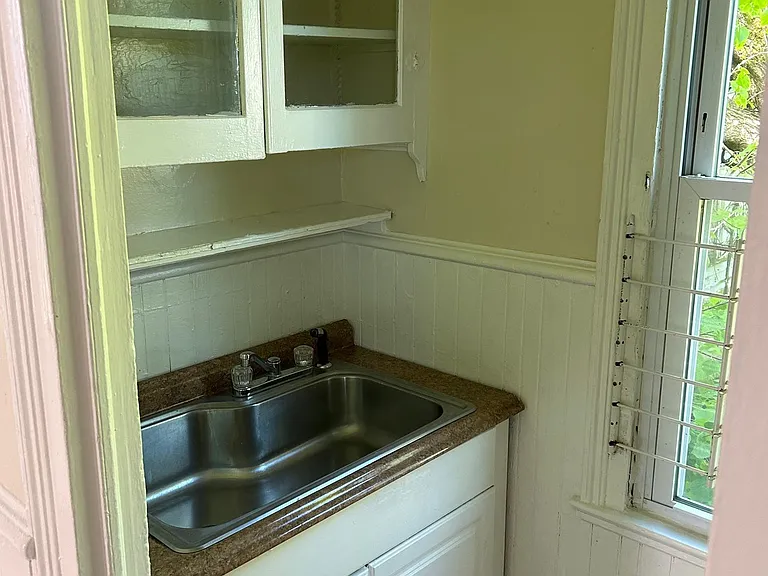 490 Glenwood Ave #3 — Photo 4