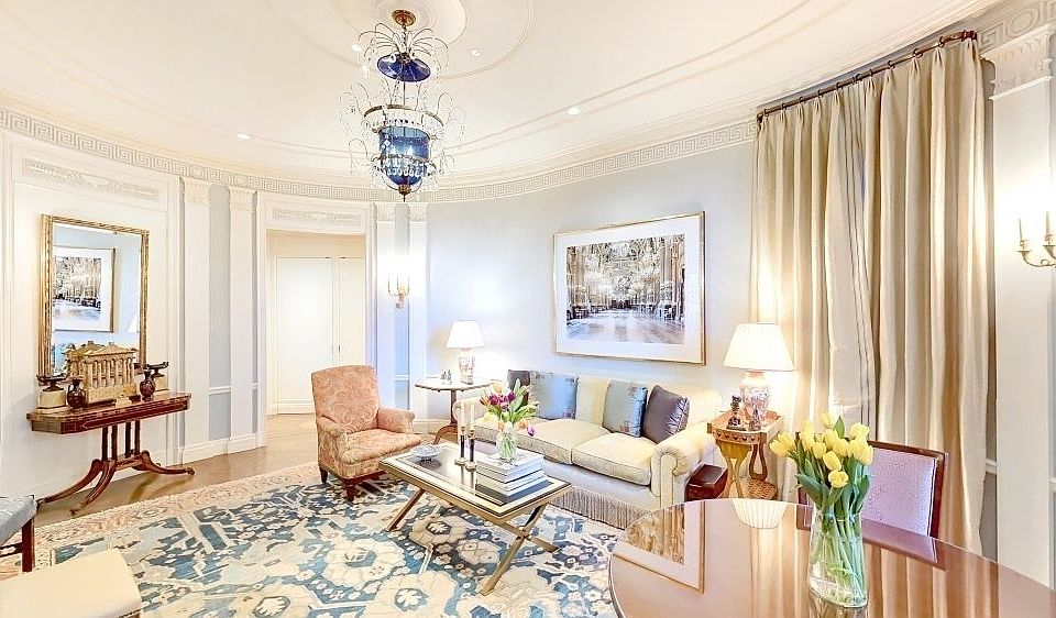 1st image of 180 W 58th St #12E