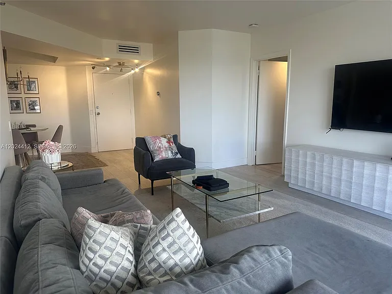 3640 Yacht Club Dr #1403 — Photo 5