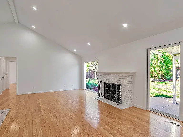 86 N Springer Rd — Photo 5