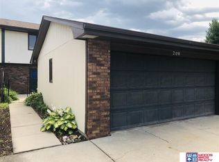 208 N 75th Ct, Lincoln, NE 68505