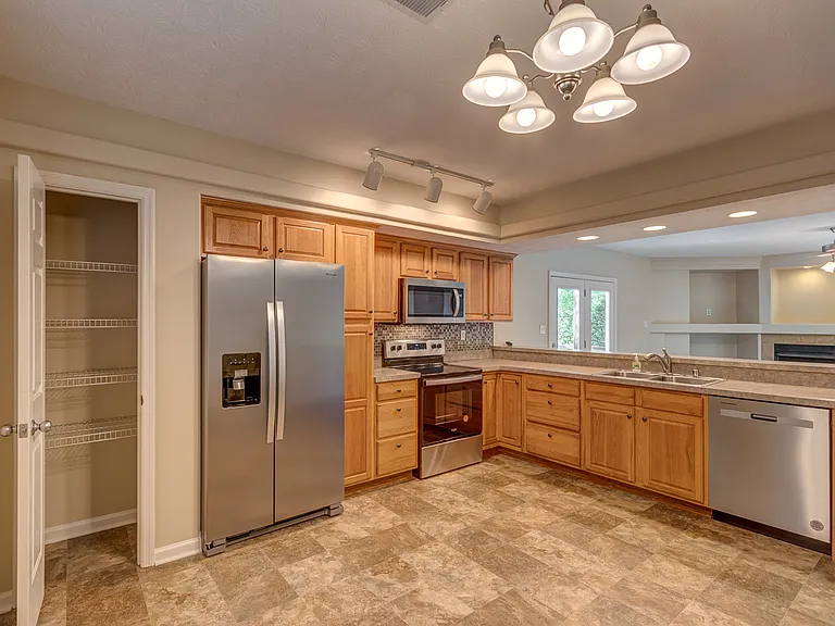 341 Darenia Ln — Photo 16