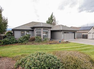 2928 Flint Ridge Ave, Medford, OR 97504
