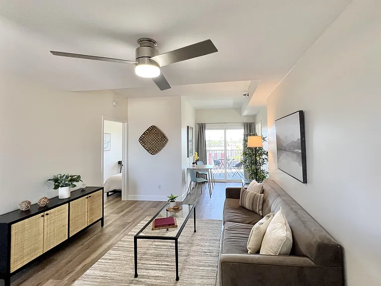 2828 University Ave #301 — Photo 3