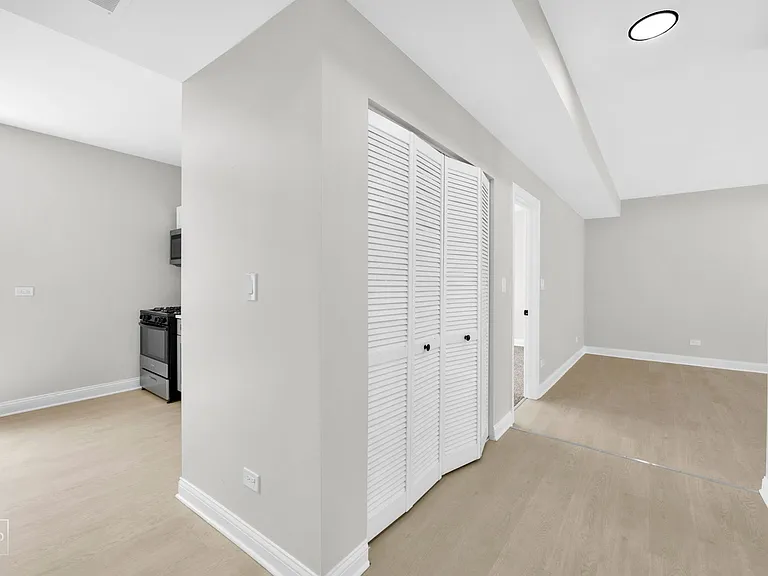 310 N Menard — Photo 5