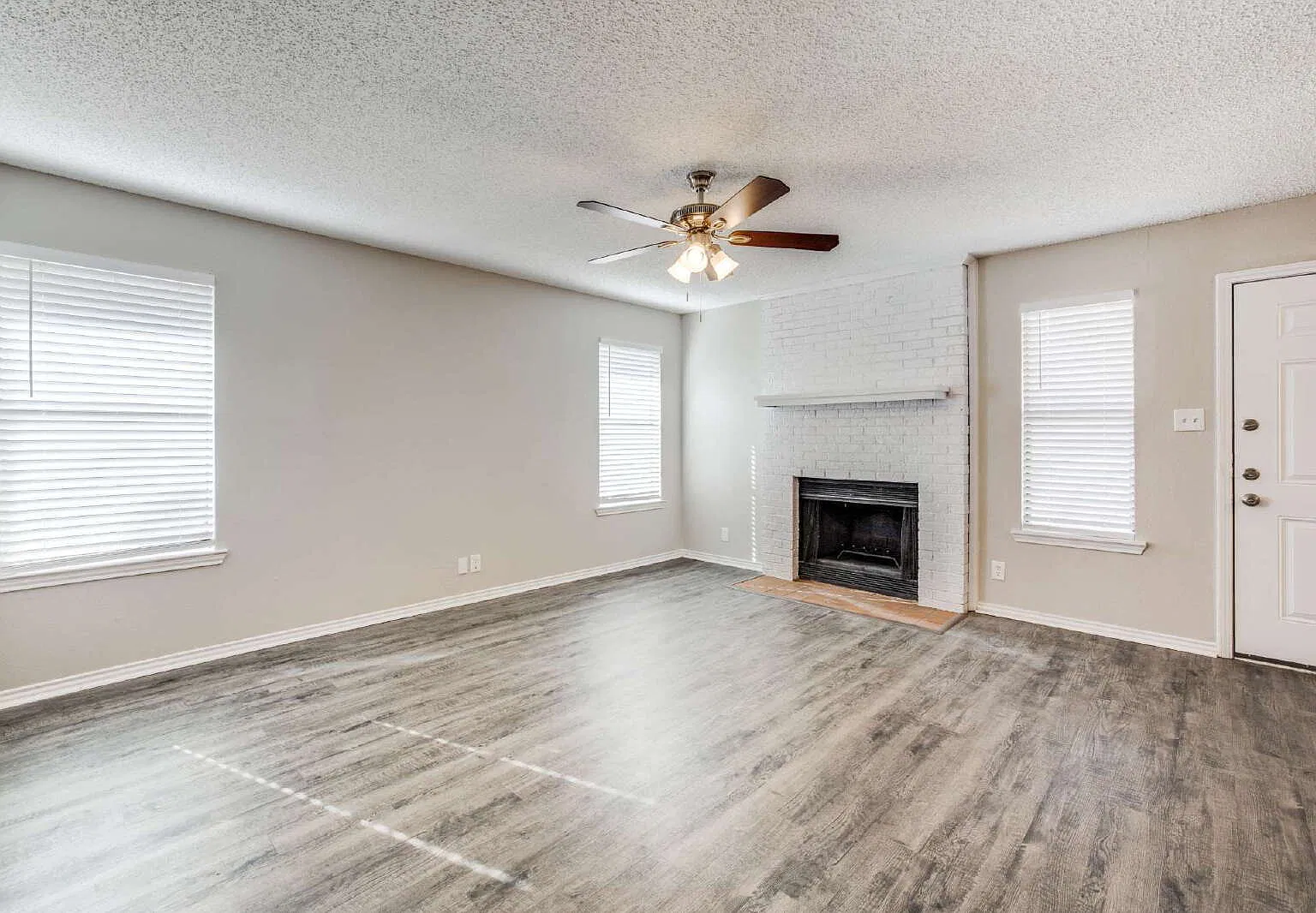 2 bed, 2.0 bath, 1067 sqft, $1,825 — Photo 4