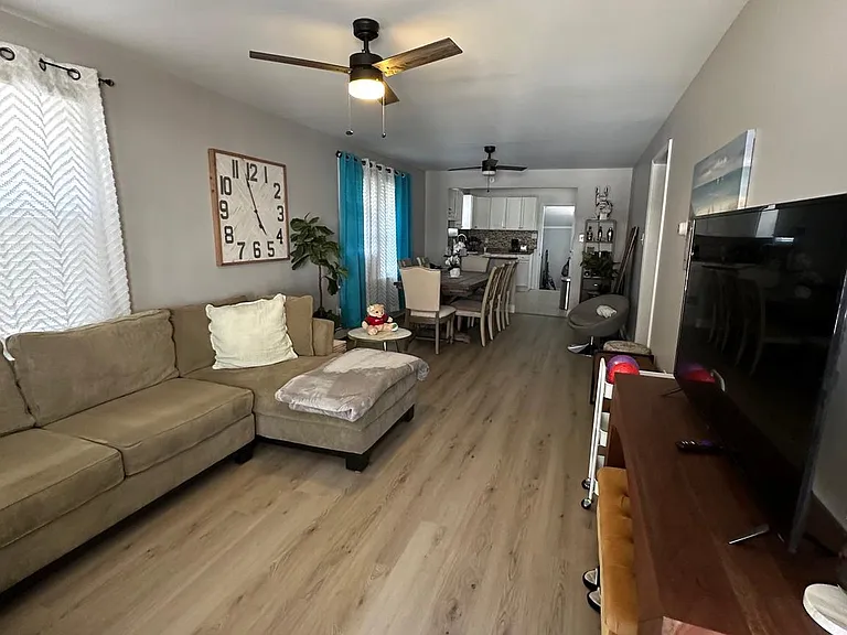 202 N Sacramento Ave #B — Photo 25