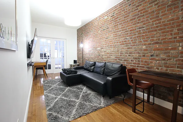 Rented by True Real Estate Group | media 9