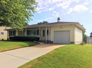 1900 W Adams St, Saint Charles, MO 63301