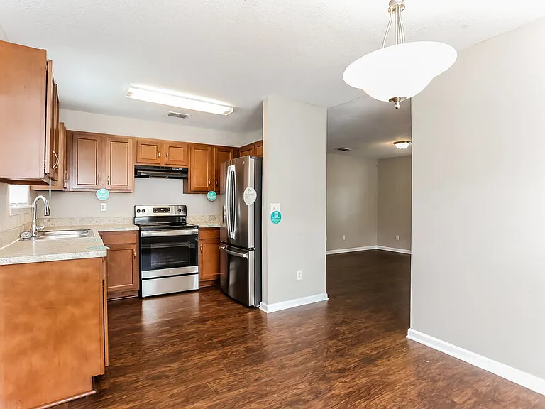 3747 Peachtree St — Photo 8
