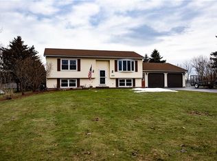 2083 Finley Rd, Walworth, NY 14568