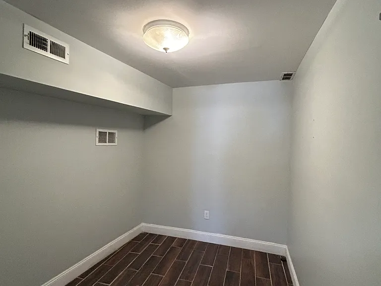 1529 S Homan Ave — Photo 35