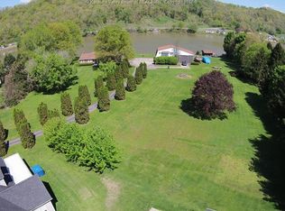 55 Cash Ln, Winfield, WV 25213