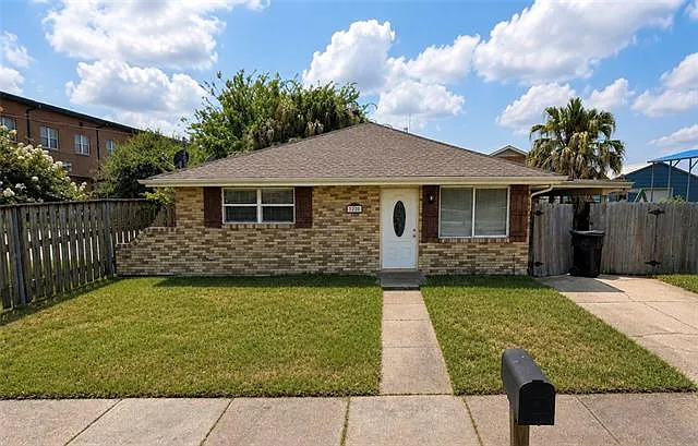 3220 Corinne Dr — Photo 1