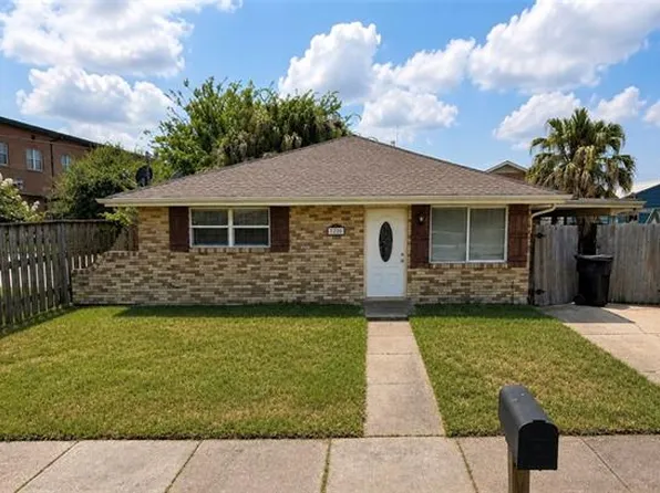 3220 Corinne Dr, Chalmette, LA 70043