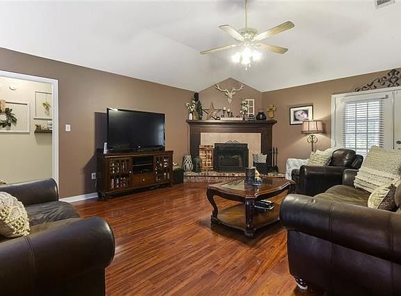 3rd image of 86 Eagle Heights Dr