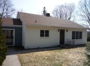 10 Fairview Rd, Great Barrington, MA 01230