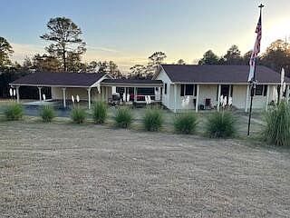 1st image of 2402 Skyline Dr