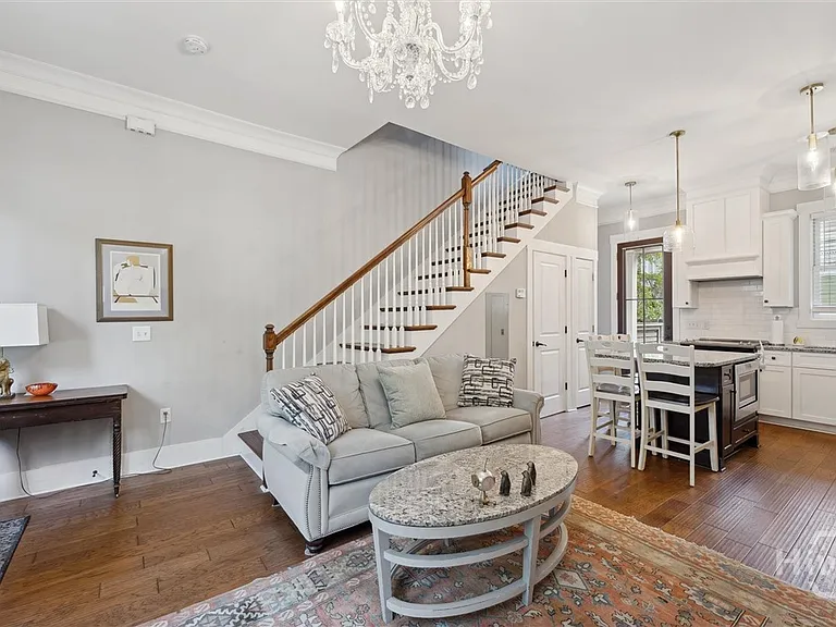 714 Tattnall St — Photo 4
