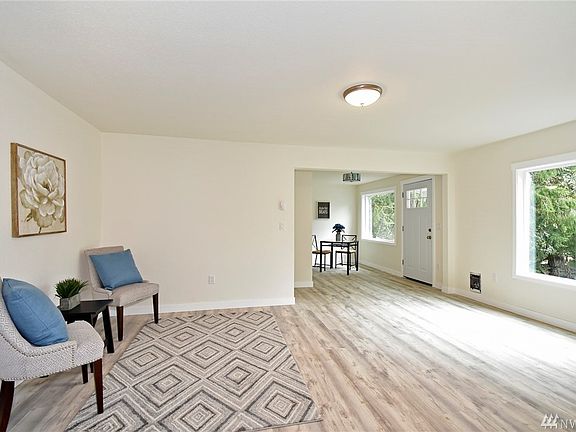 3rd image of 3353 Northlake Way NW