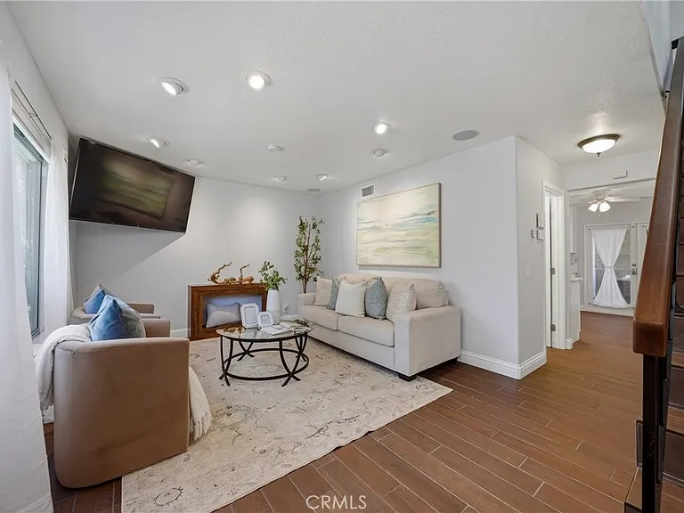 850 Windwood Dr — Photo 3