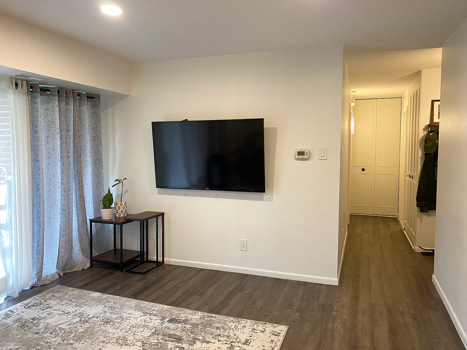 2 bed, 1004 sqft, $2,150 — Photo 3