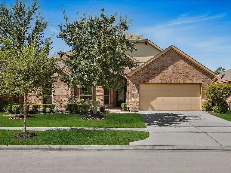 25208 Forest Ledge Dr — Photo 1