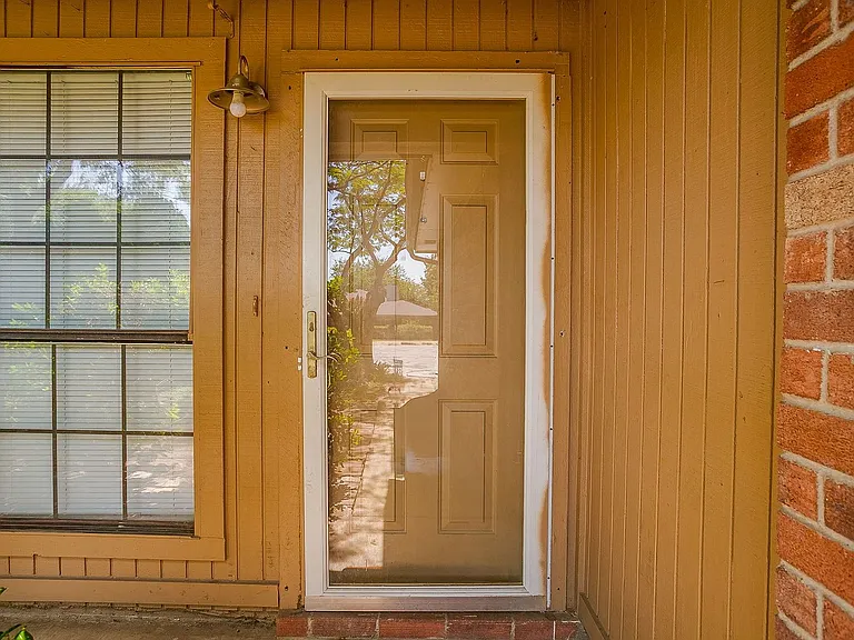 4517 Compass Ct — Photo 2