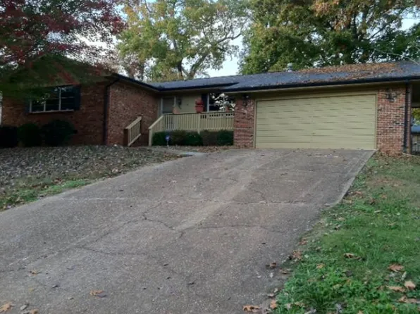 907 Wesley Dr, Hixson, TN 37343