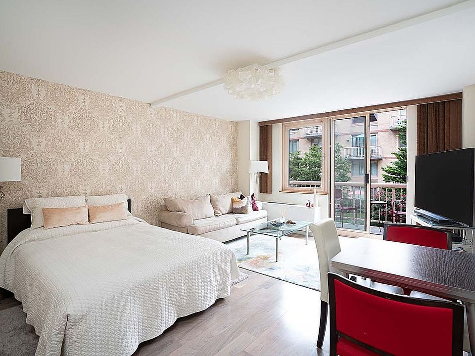 1st image of 393 W 49th St APT 3CC