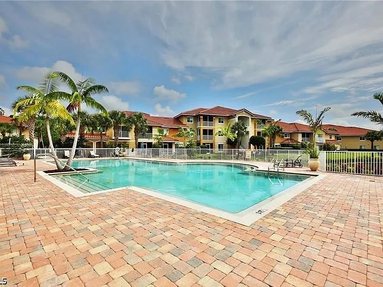 13180 Bella Casa Cir #276 — Photo 31