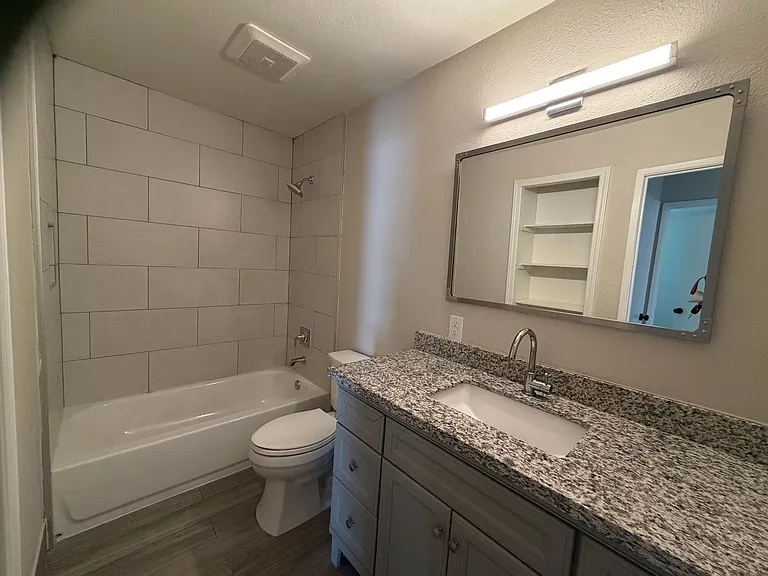 116 N Yosemite Ave — Photo 11